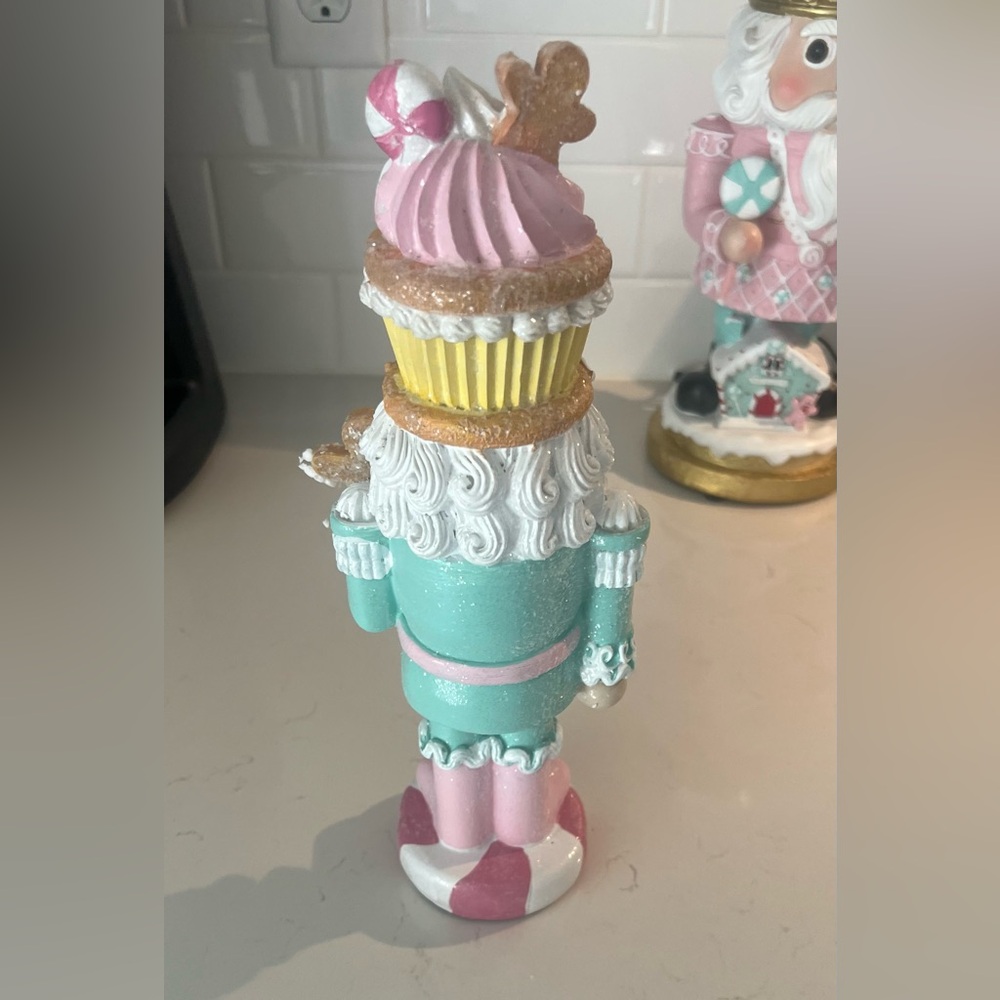 New pastel nutcracker - Picture 3 of 3